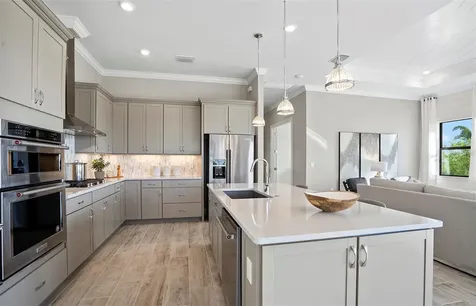 7452 Summer Court Sarasota FL 34231