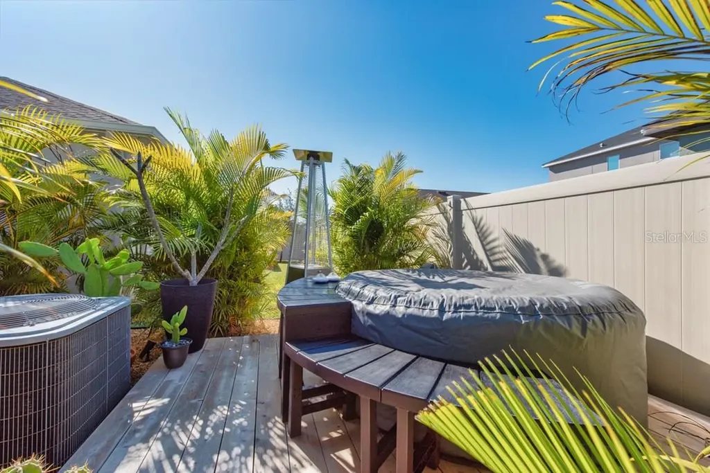 1468 N River Circle Tarpon Springs FL 34689