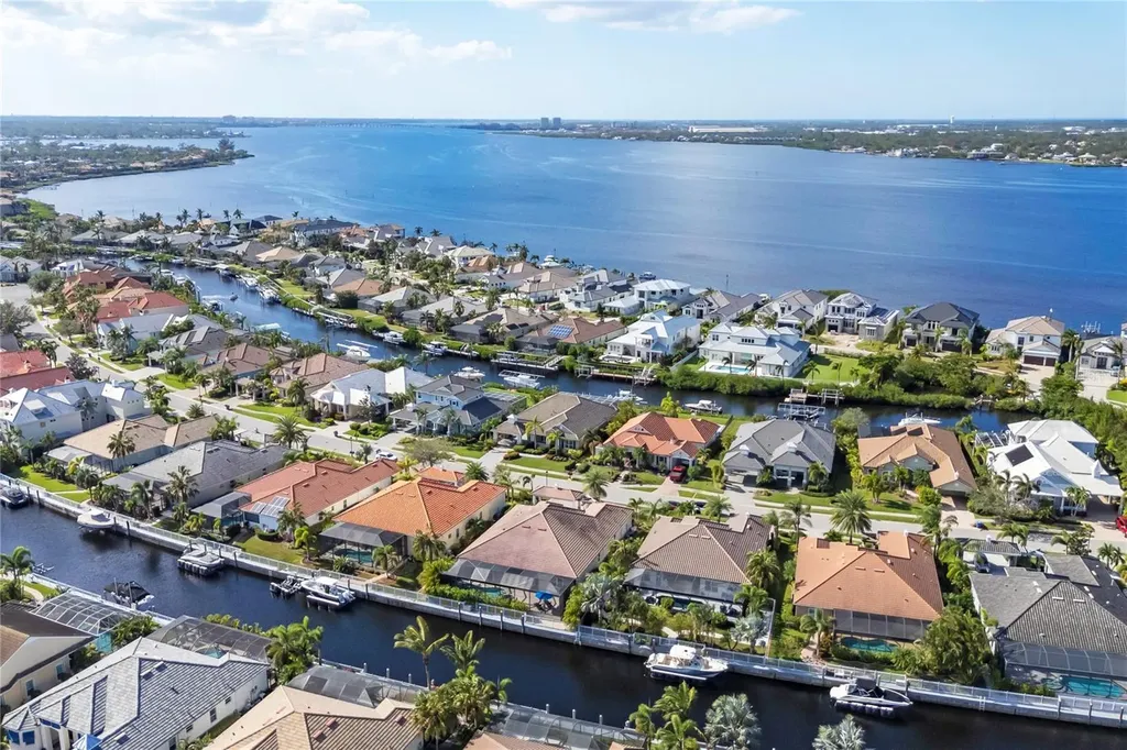 575 Fore Drive Bradenton FL 34208
