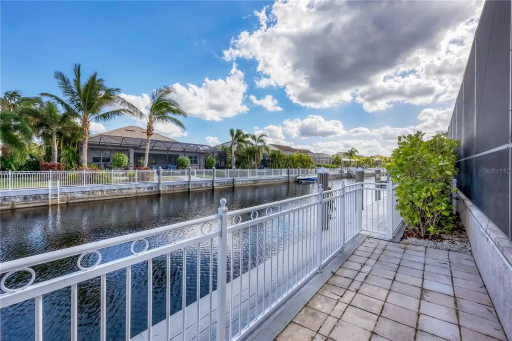 575 Fore Drive Bradenton FL 34208