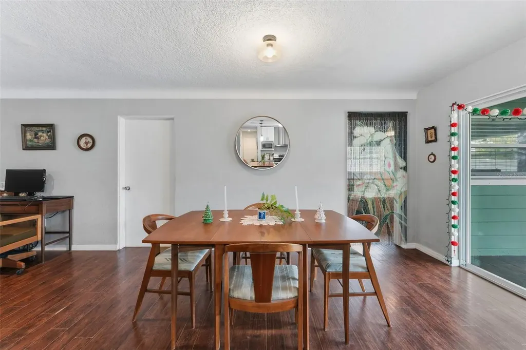 5911 36th Avenue N St Petersburg FL 33710