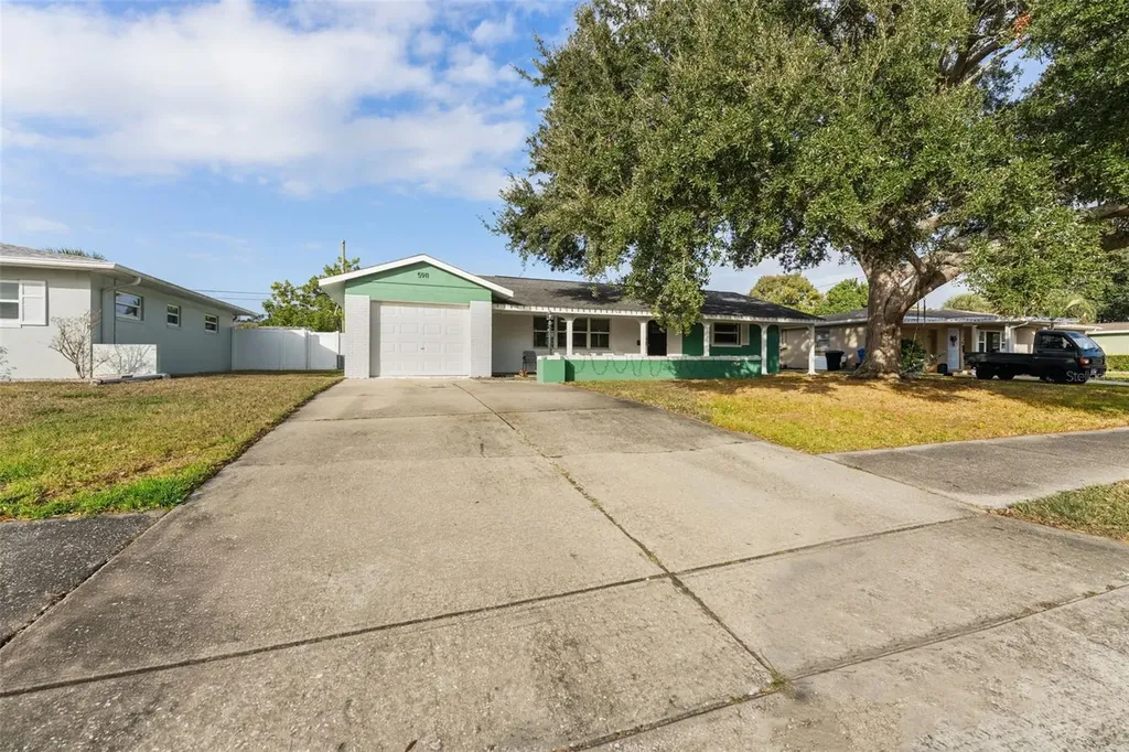 5911 36th Avenue N St Petersburg FL 33710