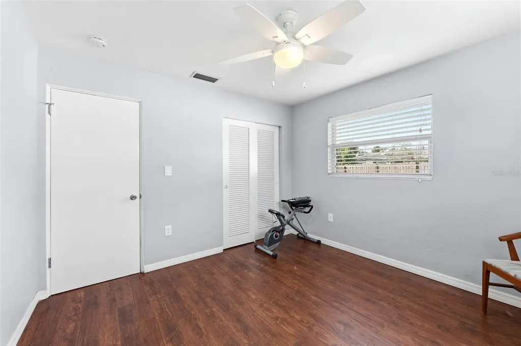 5911 36th Avenue N St Petersburg FL 33710