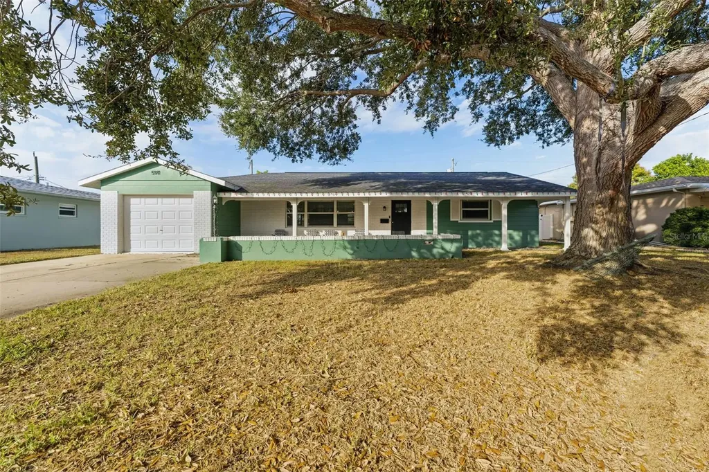 5911 36th Avenue N St Petersburg FL 33710