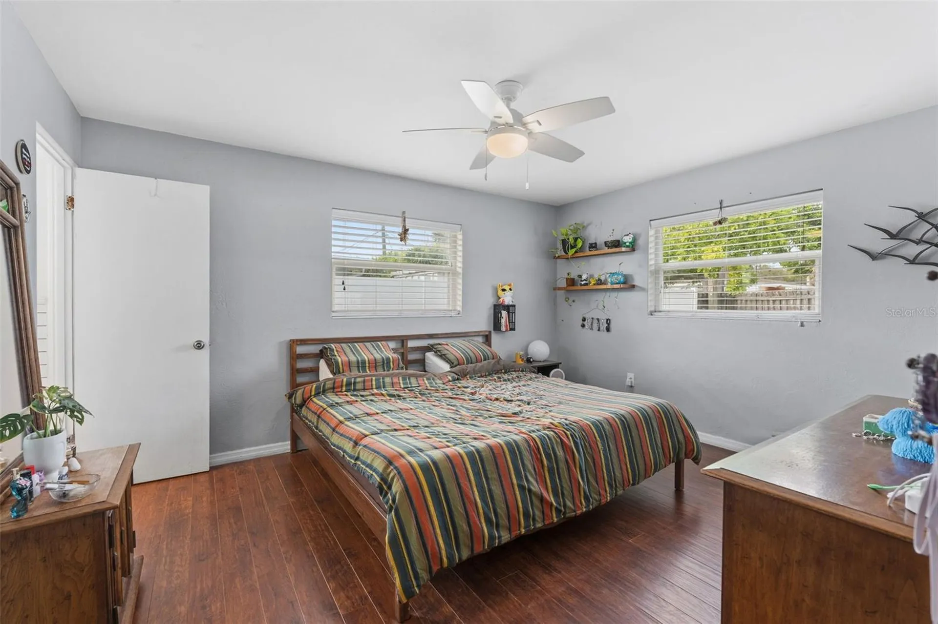 5911 36th Avenue N St Petersburg FL 33710