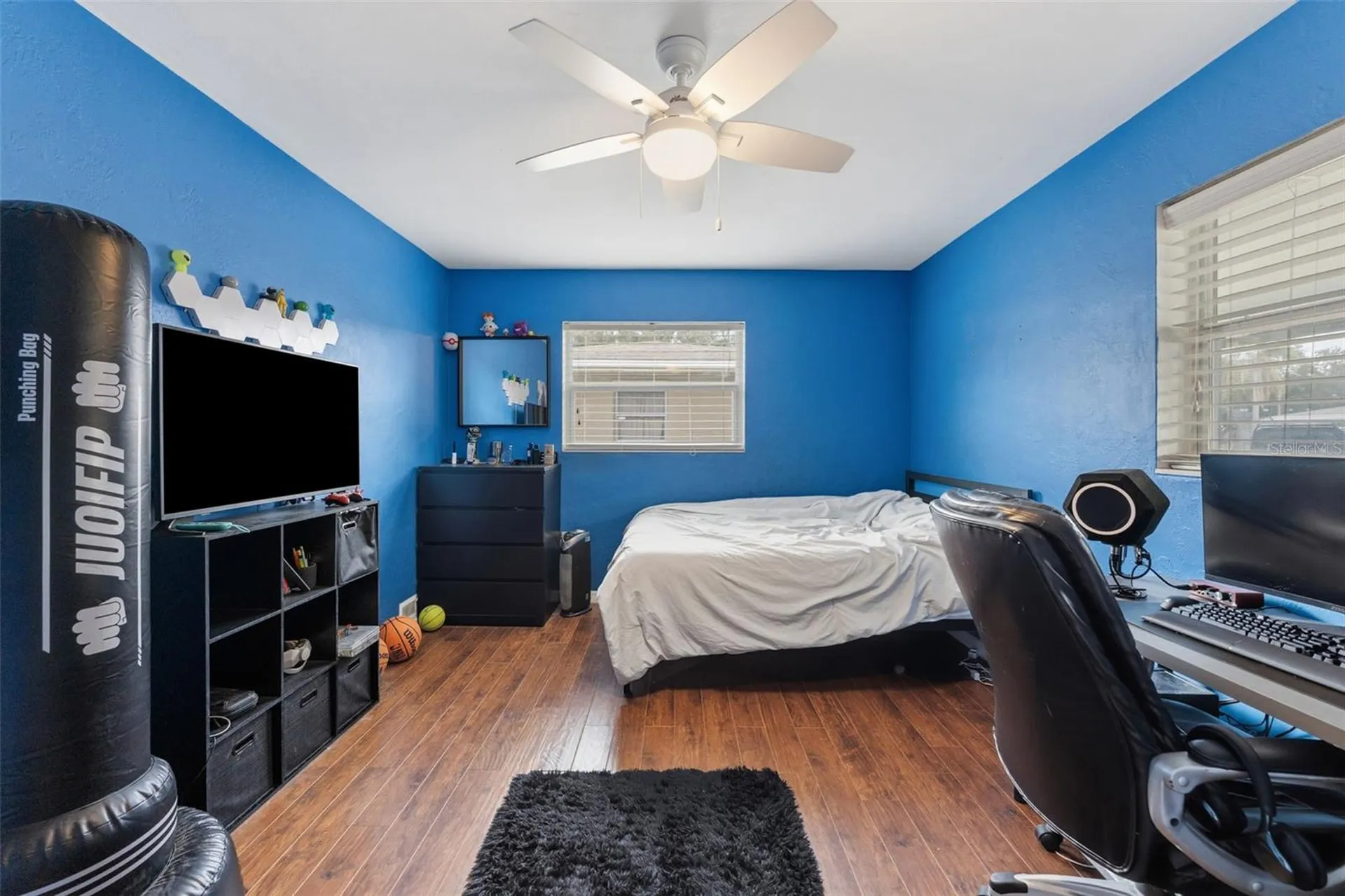 5911 36th Avenue N St Petersburg FL 33710