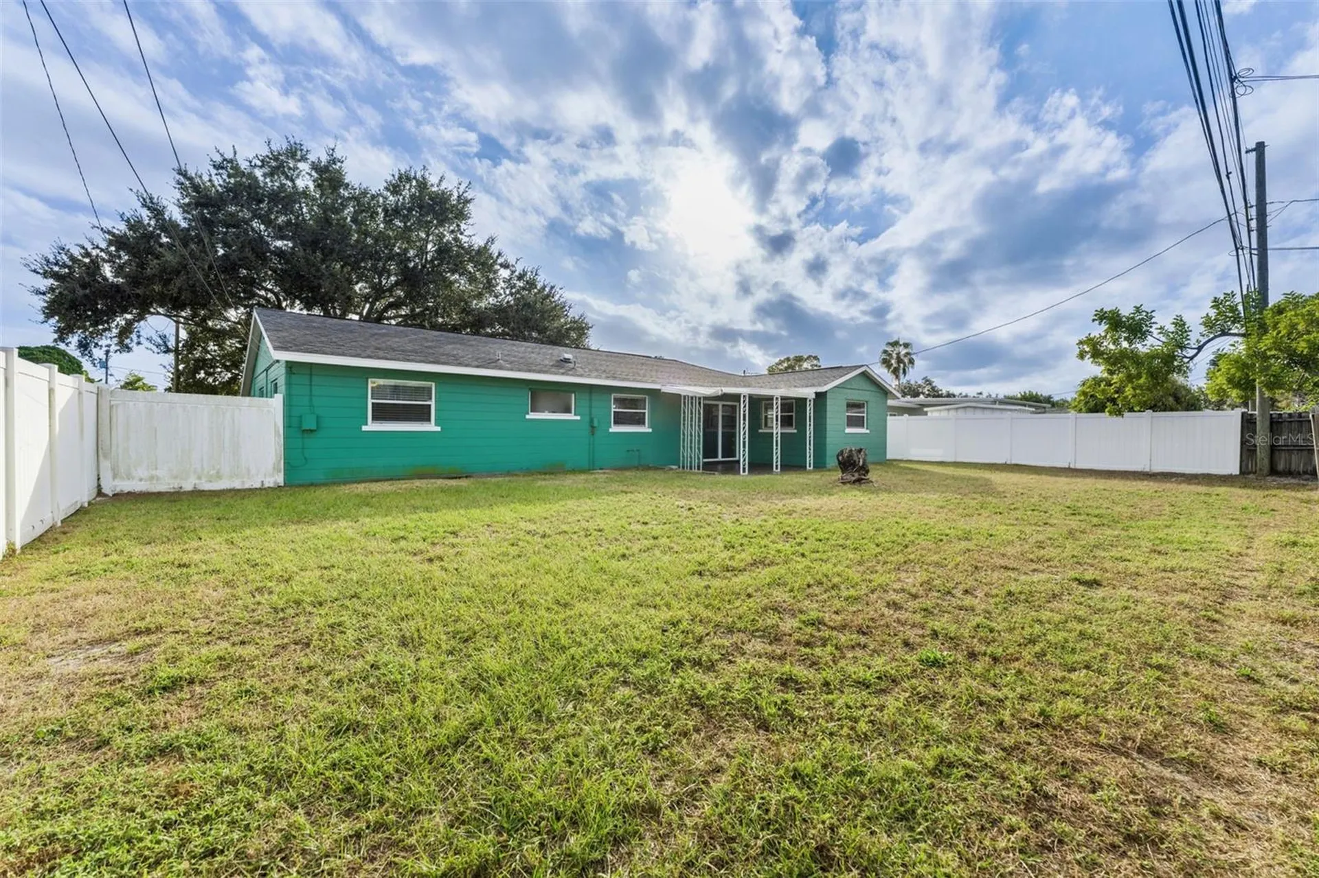 5911 36th Avenue N St Petersburg FL 33710