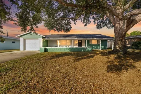 5911 36th Avenue N St Petersburg FL 33710