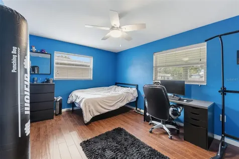 5911 36th Avenue N St Petersburg FL 33710