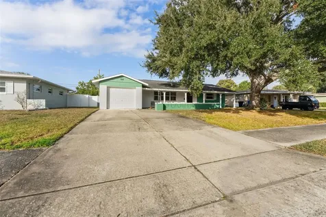 5911 36th Avenue N St Petersburg FL 33710
