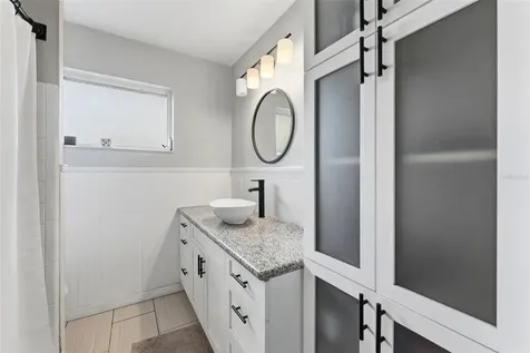 5911 36th Avenue N St Petersburg FL 33710