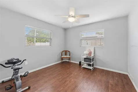 5911 36th Avenue N St Petersburg FL 33710
