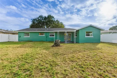 5911 36th Avenue N St Petersburg FL 33710