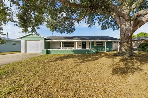 5911 36th Avenue N St Petersburg FL 33710