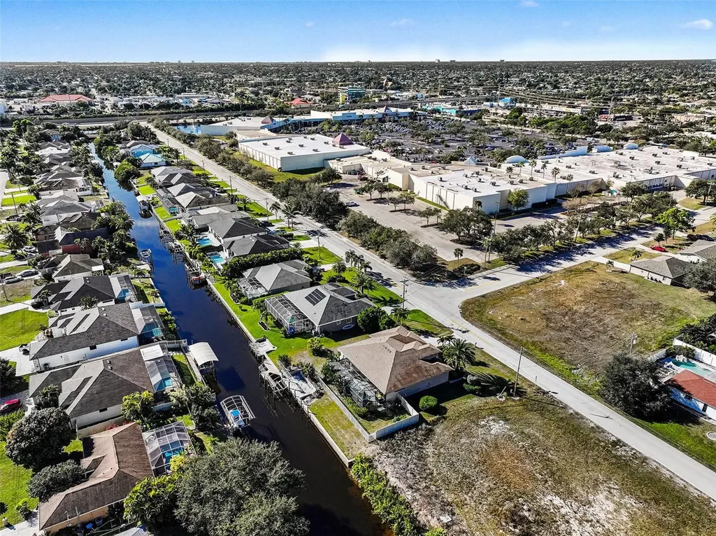 2127 SE 17th Place Cape Coral FL 33990