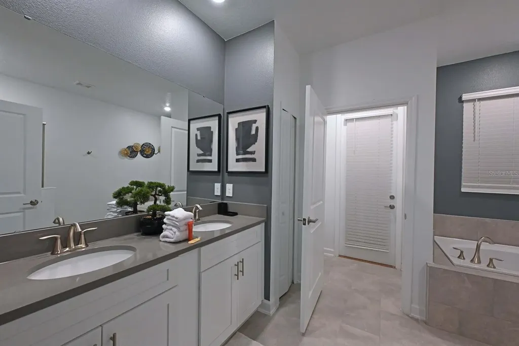 2956 Penelope Loop Kissimmee FL 34746