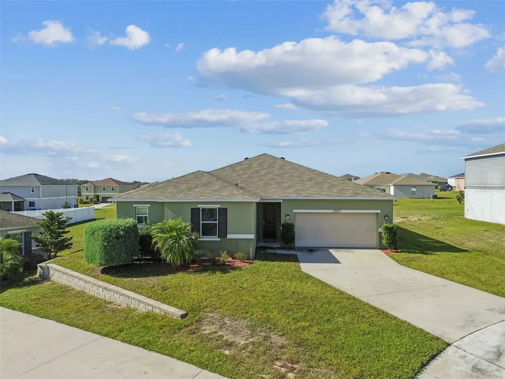 2305 Gladiolus Lane Mascotte FL 34753