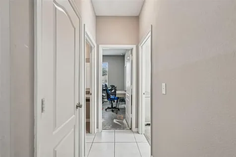 2305 Gladiolus Lane Mascotte FL 34753