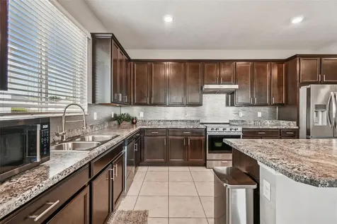 2305 Gladiolus Lane Mascotte FL 34753