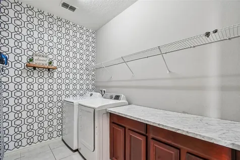 2305 Gladiolus Lane Mascotte FL 34753