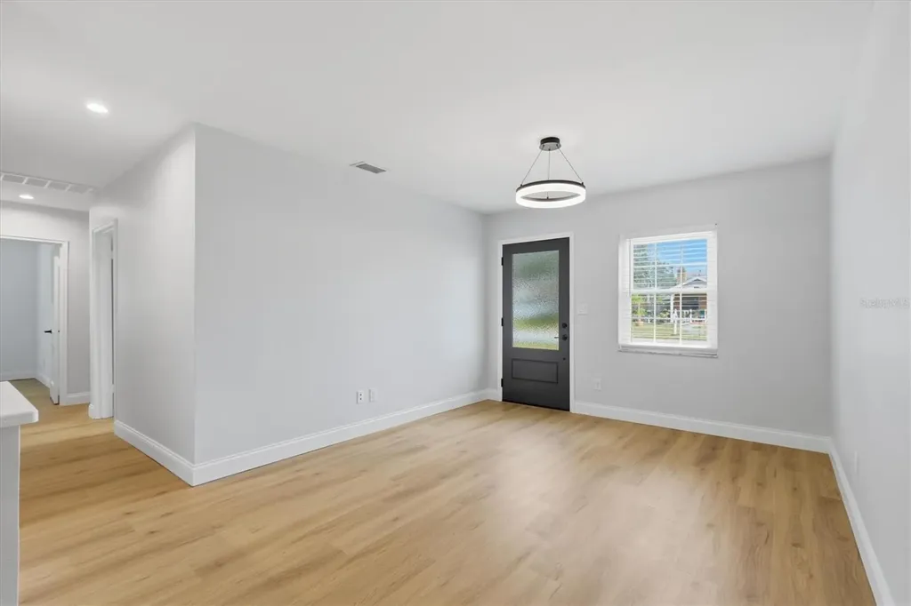 4702 W Bay View Avenue Tampa FL 33611