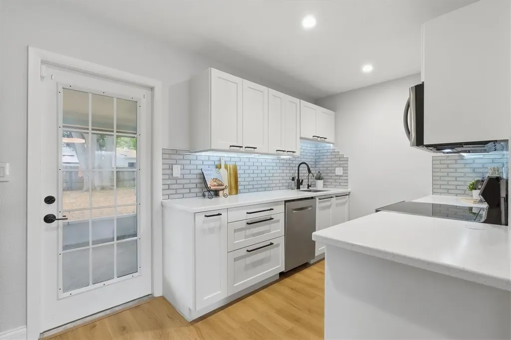 4702 W Bay View Avenue Tampa FL 33611