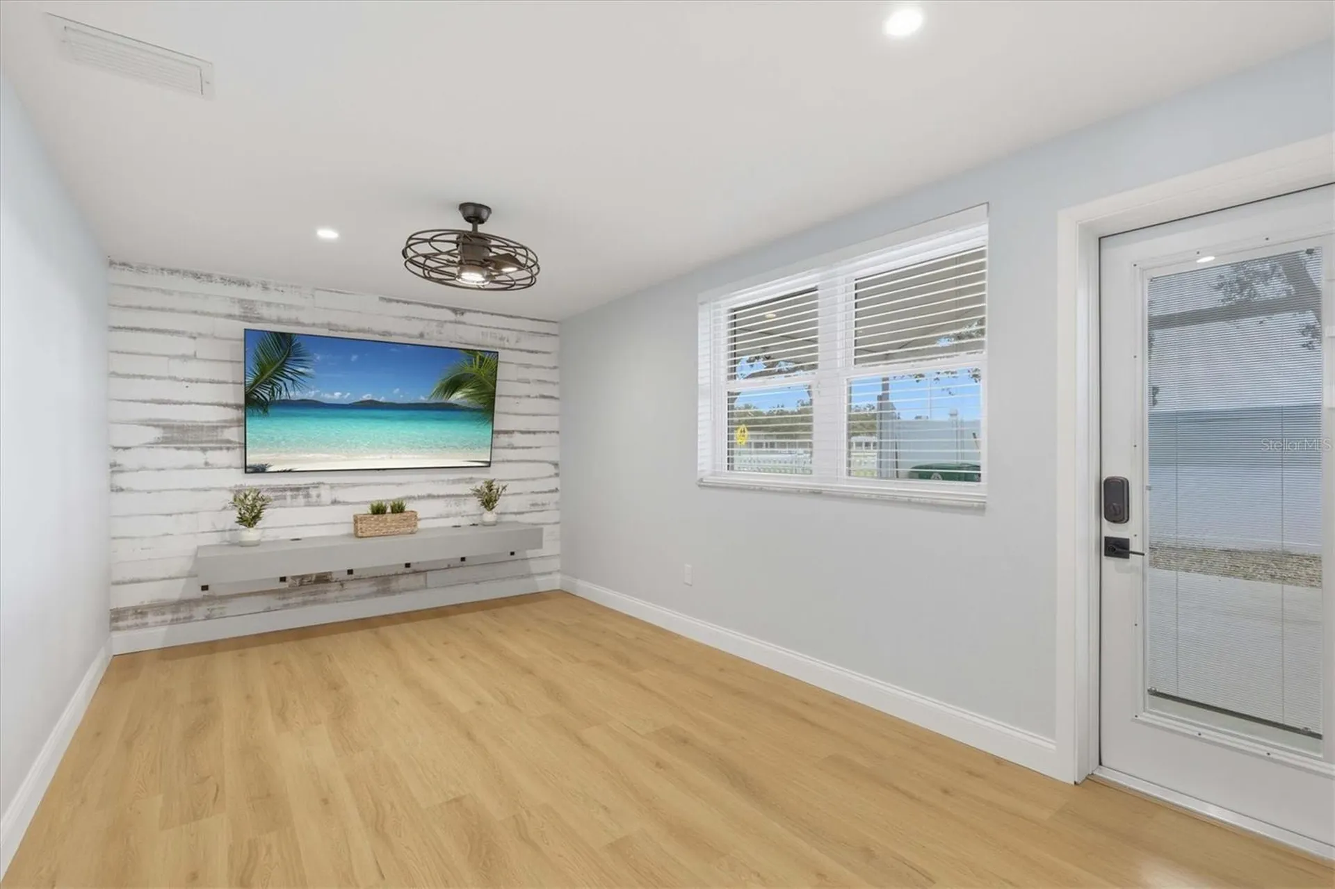 4702 W Bay View Avenue Tampa FL 33611