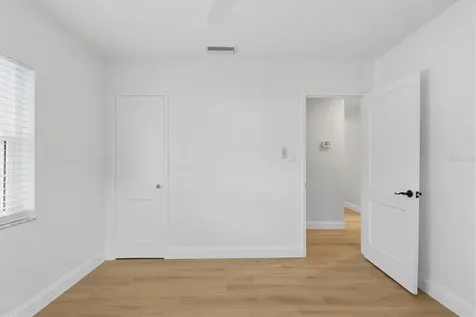 4702 W Bay View Avenue Tampa FL 33611