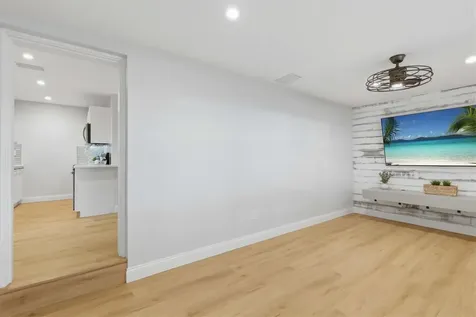 4702 W Bay View Avenue Tampa FL 33611