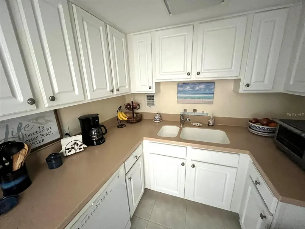 880 Mandalay Avenue Clearwater Beach FL 33767