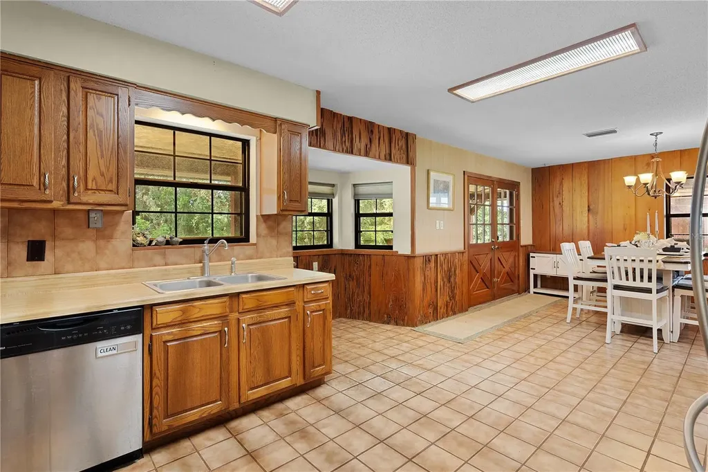 8284 County Road 209 Wildwood FL 34785