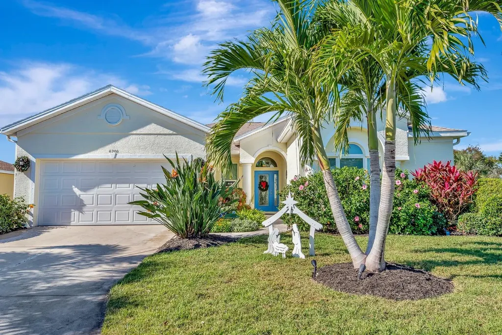 6200 Weymouth Drive Sarasota FL 34238