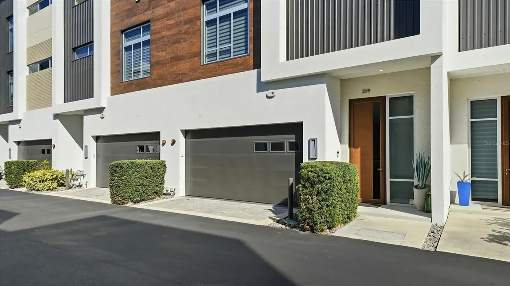 209 Cosmopolitan Court Sarasota FL 34236