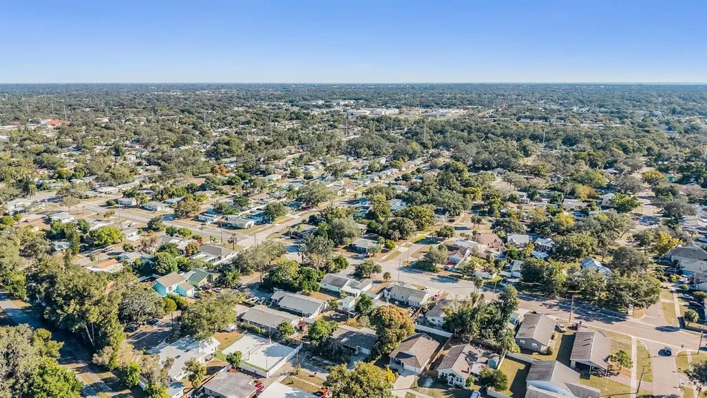 2025 Plaza Dolores Clearwater FL 33755
