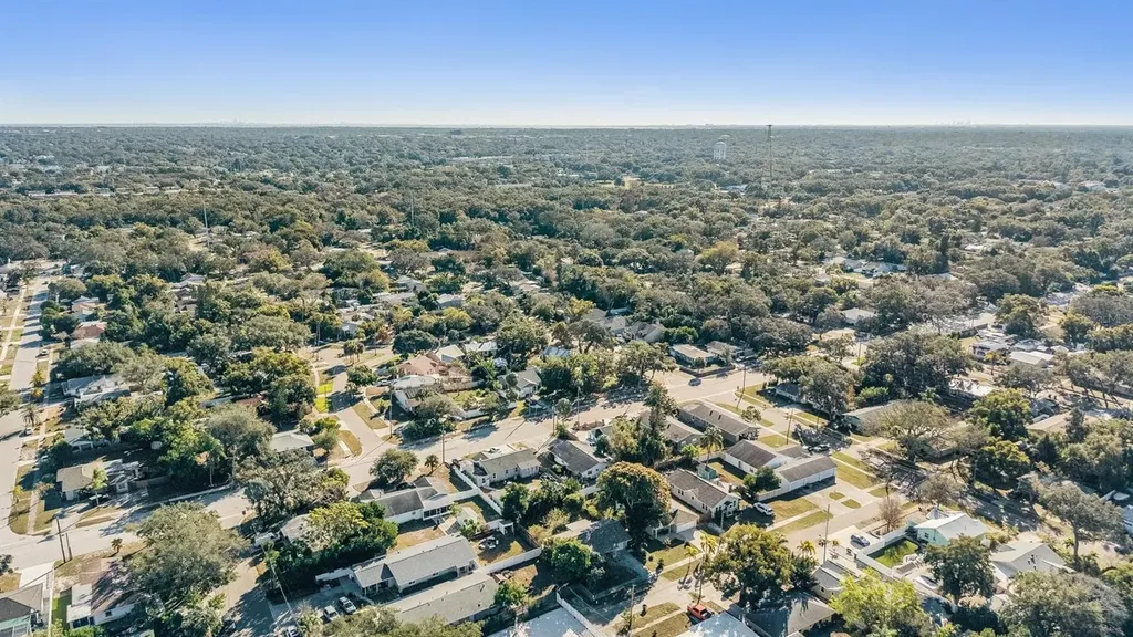 2025 Plaza Dolores Clearwater FL 33755