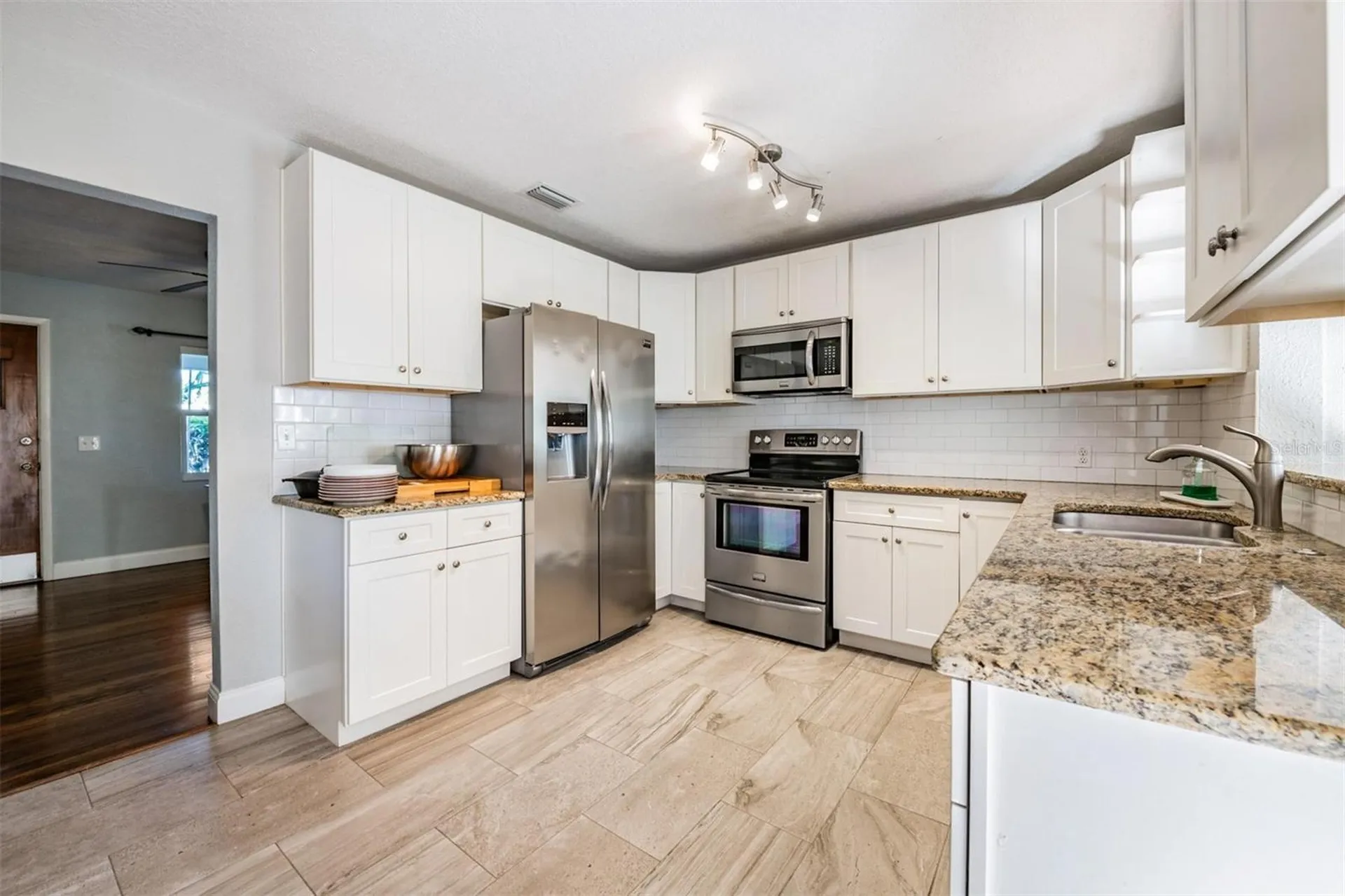 2025 Plaza Dolores Clearwater FL 33755
