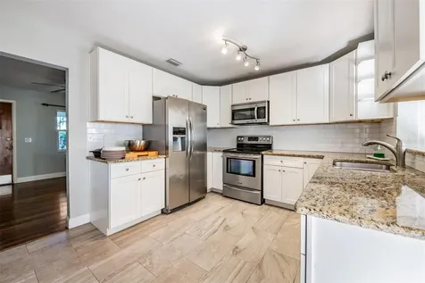 2025 Plaza Dolores Clearwater FL 33755