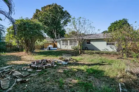 2025 Plaza Dolores Clearwater FL 33755