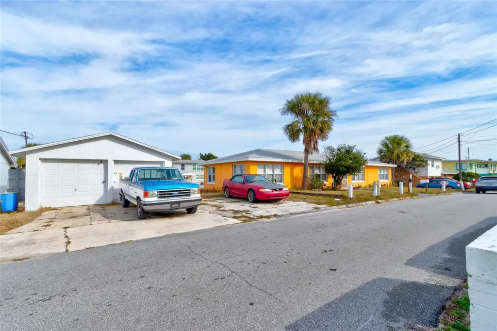527 Eastwood Lane Daytona Beach FL 32118