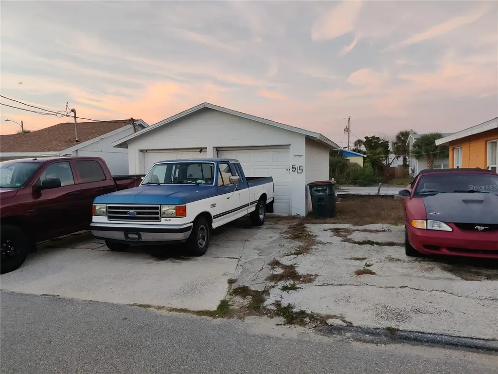 527 Eastwood Lane Daytona Beach FL 32118