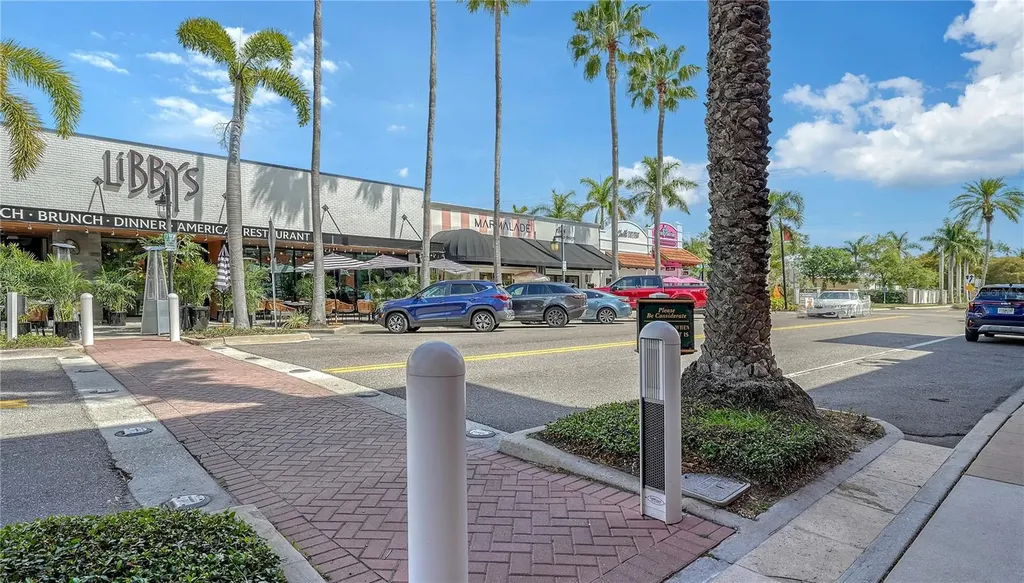 1864 Goldenrod Street Sarasota FL 34239