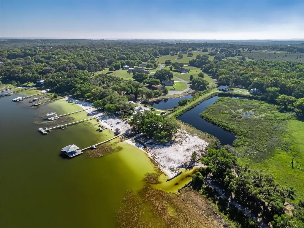 13945 SE 156th Lane Weirsdale FL 32195