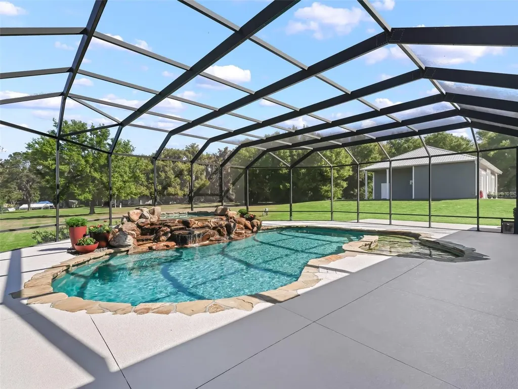 13945 SE 156th Lane Weirsdale FL 32195