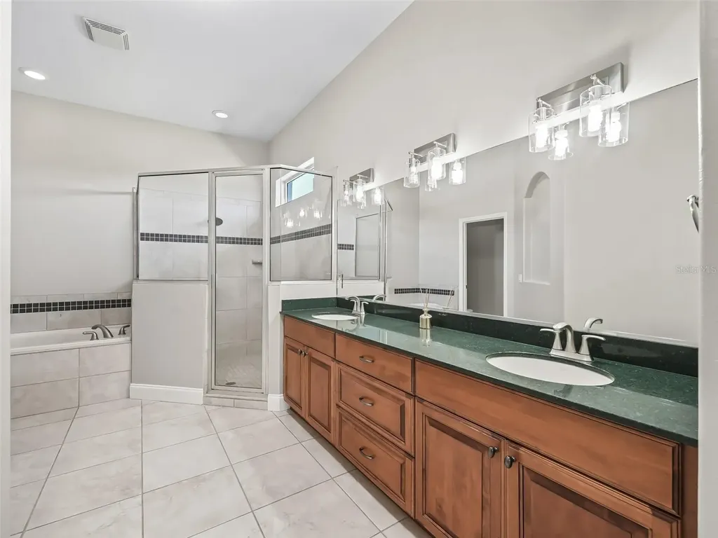13945 SE 156th Lane Weirsdale FL 32195