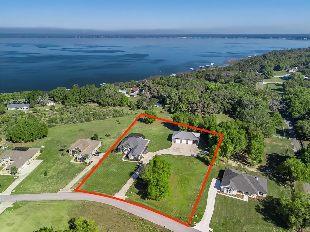 13945 SE 156th Lane Weirsdale FL 32195