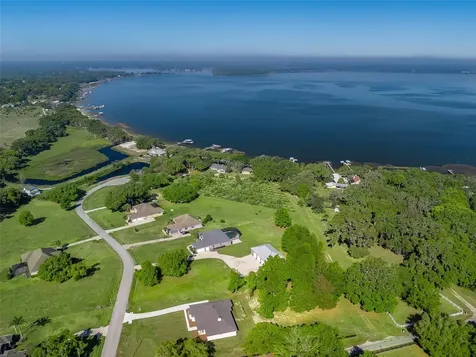 13945 SE 156th Lane Weirsdale FL 32195