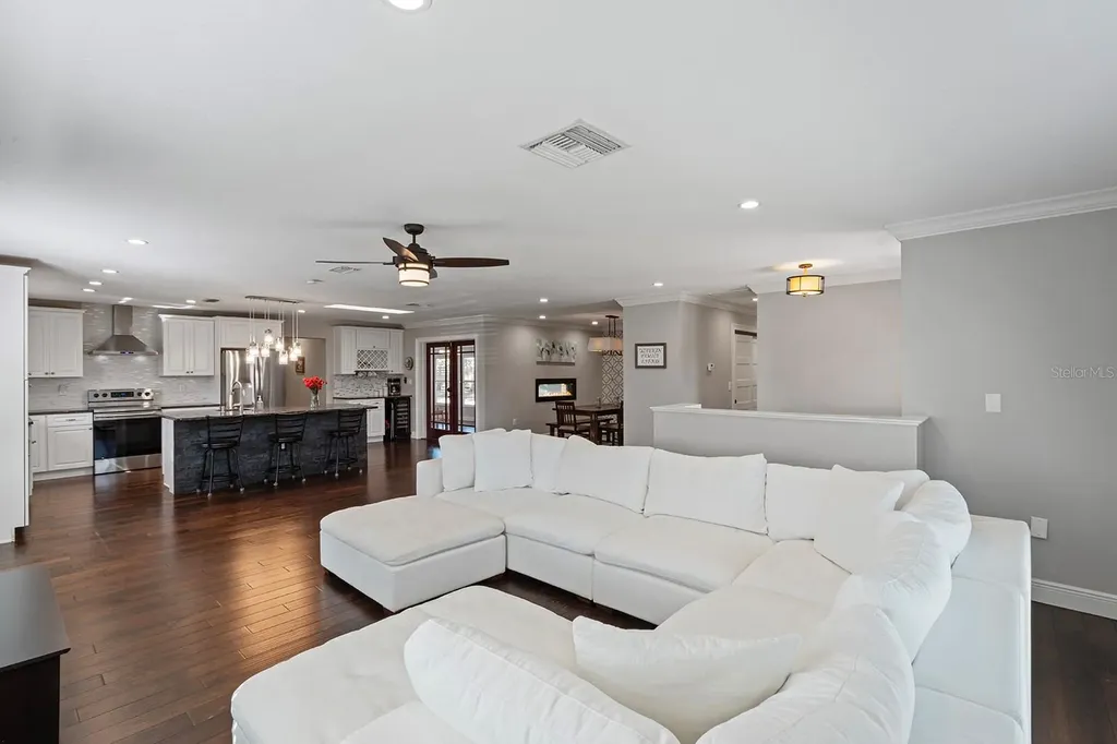 3610 Gatewood Drive Orlando FL 32812