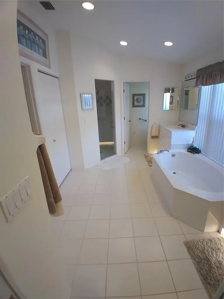 7476 Eleanor Circle Sarasota FL 34243