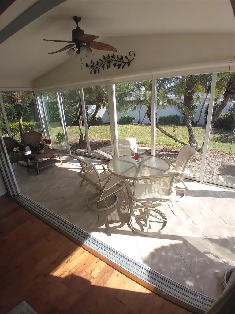 7476 Eleanor Circle Sarasota FL 34243