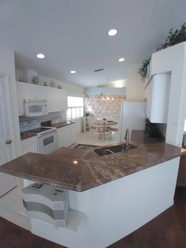 7476 Eleanor Circle Sarasota FL 34243